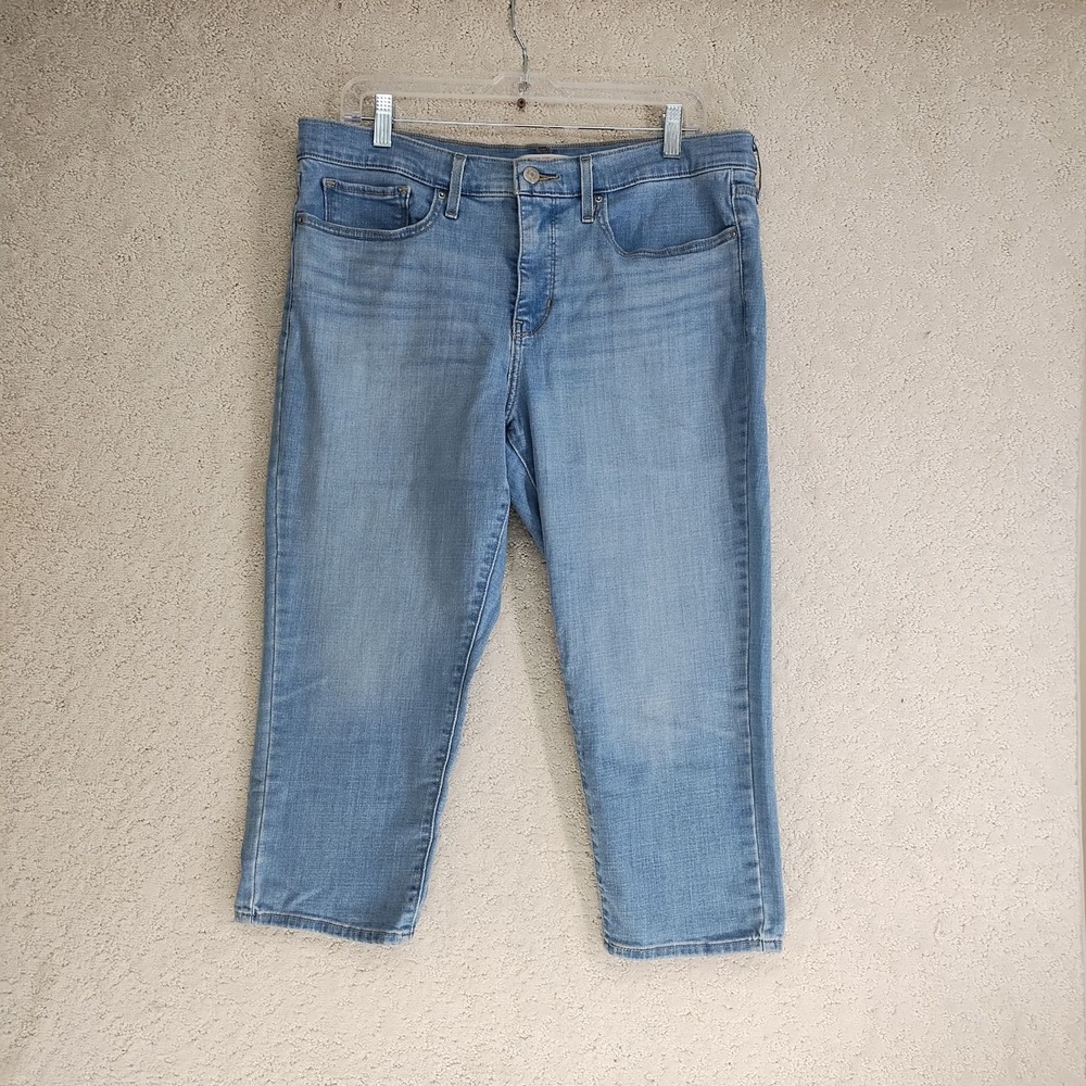 Levis Jeans Womens 33 311 Shaping Skinny Capri Light Wash Stretch Denim Crop